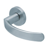Drückergarnitur SCOOP 1023 auf Rundrosette, Edelstahl matt-Drückergarnitur-SCOOP-GÜRTLER.shop