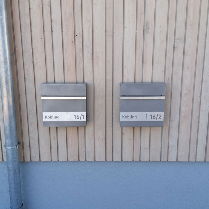 Briefkasten B3 personalisiert mit Edelstahl-Schild