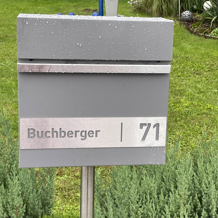 Briefkasten B3, div. Farben, personalisiert mit Edelstahl-Schild-AlbersDesign-GÜRTLER.shop