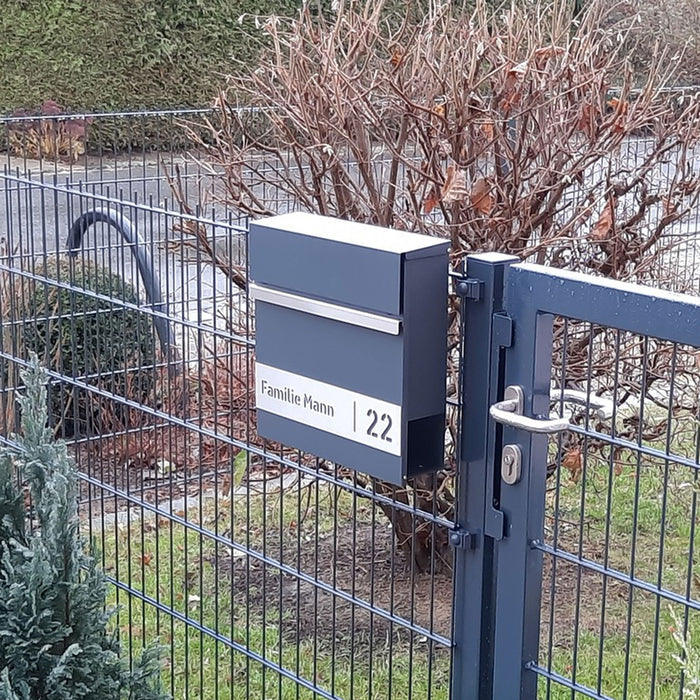Briefkasten B3 personalisiert mit Edelstahl-Schild