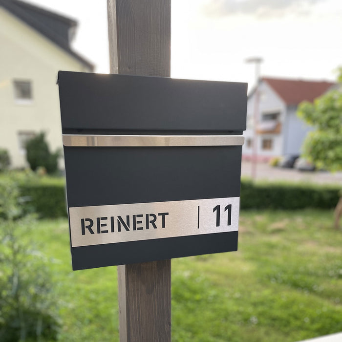 Briefkasten B3 personalisiert mit Edelstahl-Schild