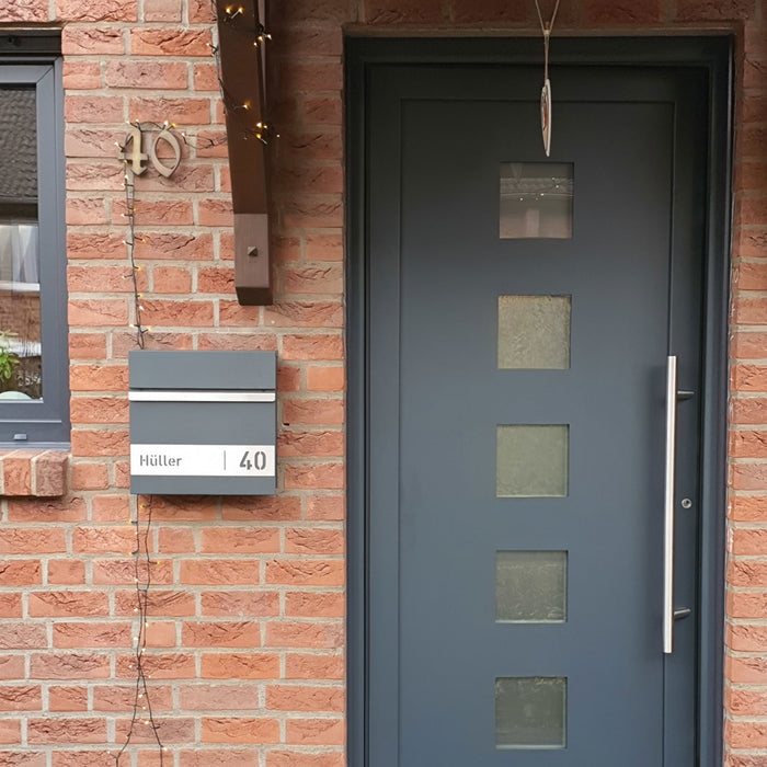 Briefkasten B3 personalisiert mit Edelstahl-Schild