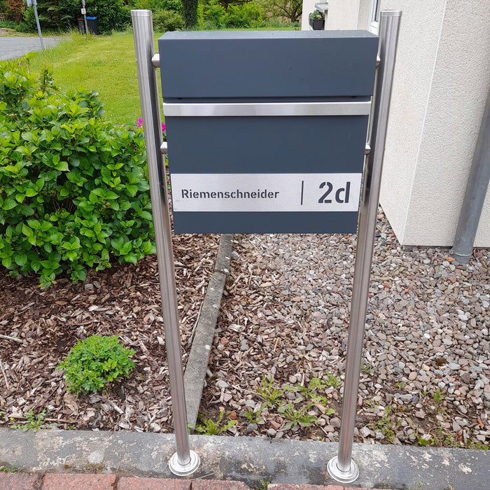 Briefkasten B3 personalisiert mit Edelstahl-Schild