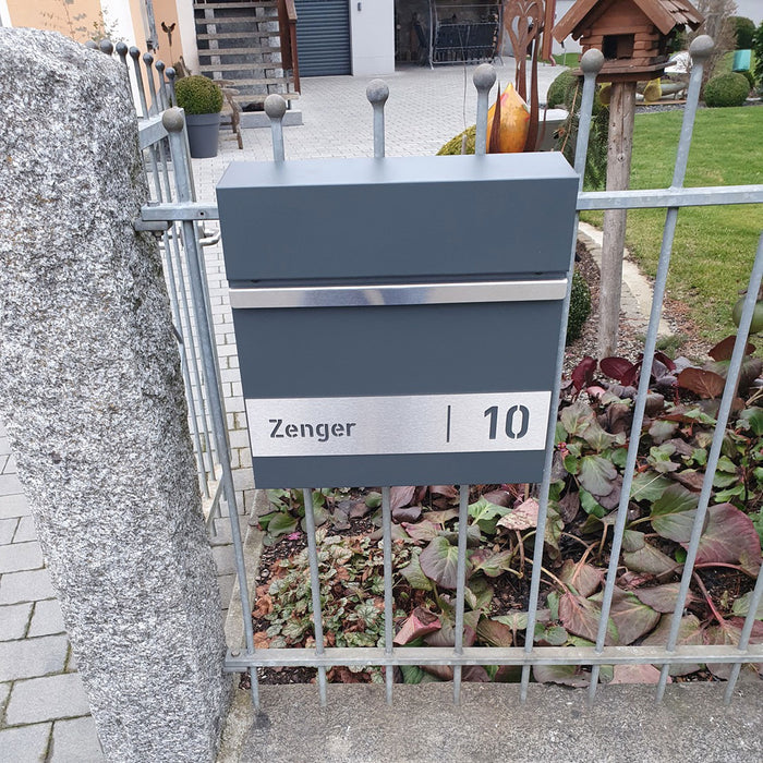 Briefkasten B3 personalisiert mit Edelstahl-Schild