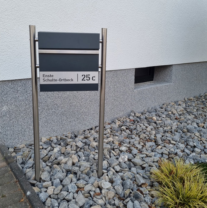 Briefkasten B3 personalisiert mit Edelstahl-Schild