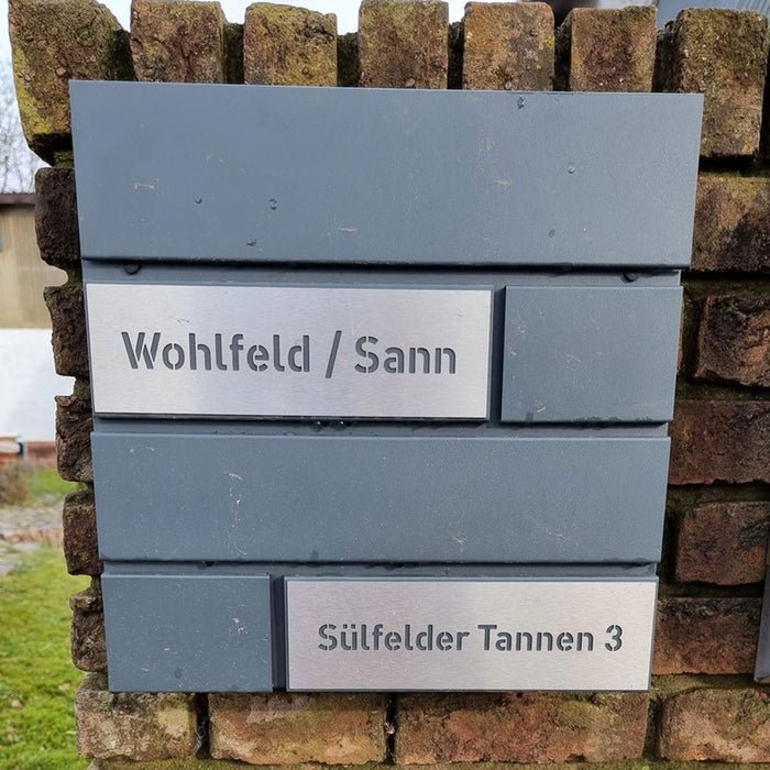 Briefkasten B4 personalisiert mit Edelstahl-Schildern - GÜRTLER.shop