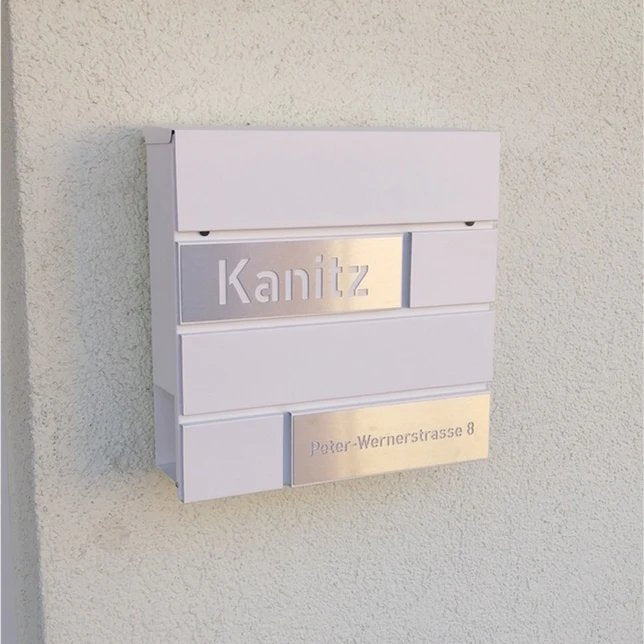 Briefkasten B4 personalisiert mit Edelstahl-Schildern - GÜRTLER.shop