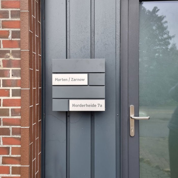 Briefkasten B4 personalisiert mit Edelstahl-Schildern - GÜRTLER.shop
