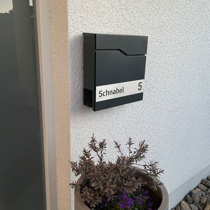 Briefkasten B7 personalisiert mit Edelstahl-Schild - GÜRTLER.shop