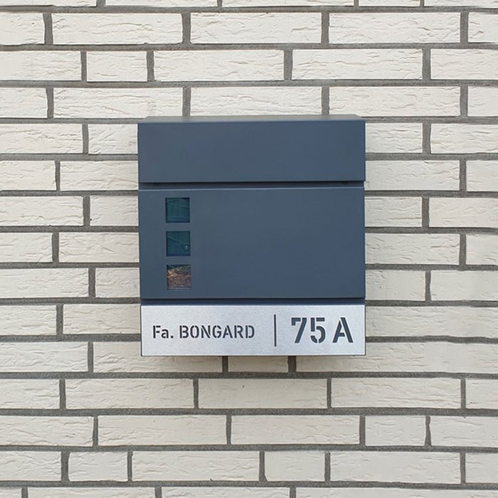 Briefkasten B9 mit Sichtfenster, personalisiert mit Edelstahlschild - GÜRTLER.shop