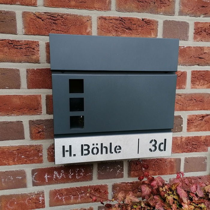 Briefkasten B9 mit Sichtfenster, personalisiert mit Edelstahlschild - GÜRTLER.shop