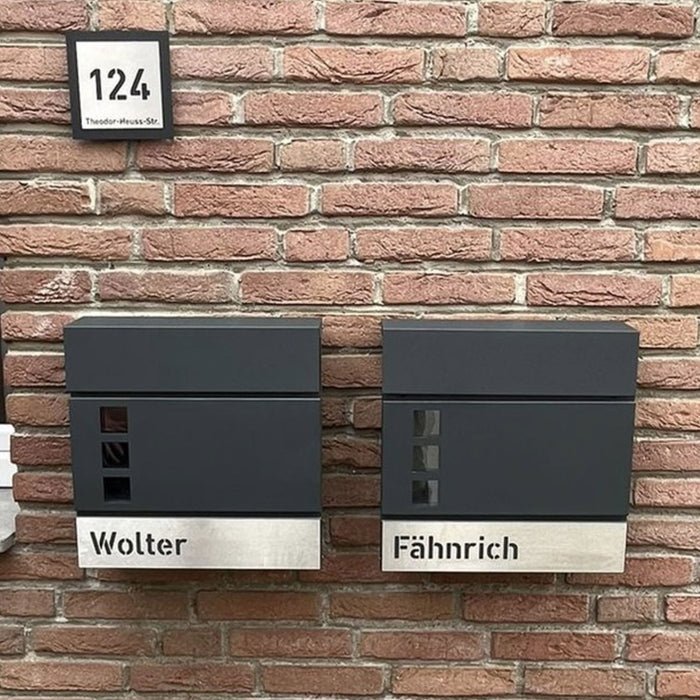 Briefkasten B9 mit Sichtfenster, personalisiert mit Edelstahlschild - GÜRTLER.shop