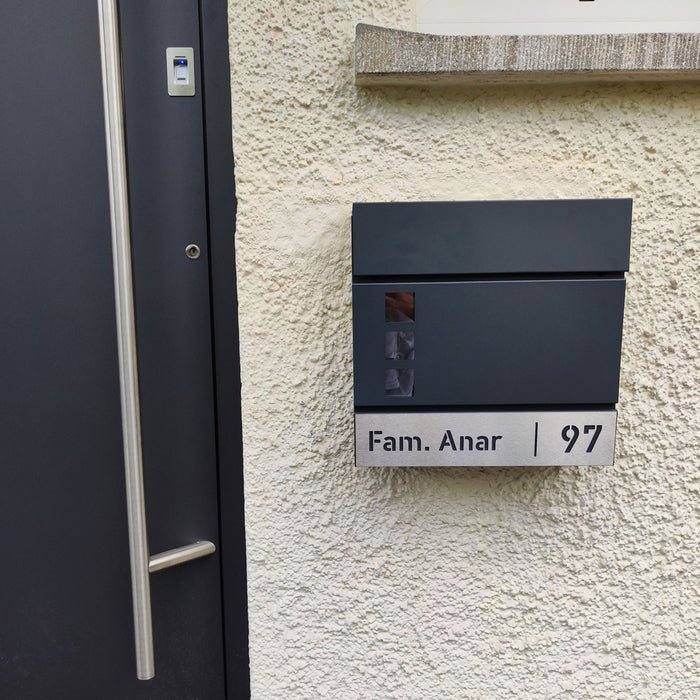 Briefkasten B9 mit Sichtfenster, personalisiert mit Edelstahlschild - GÜRTLER.shop