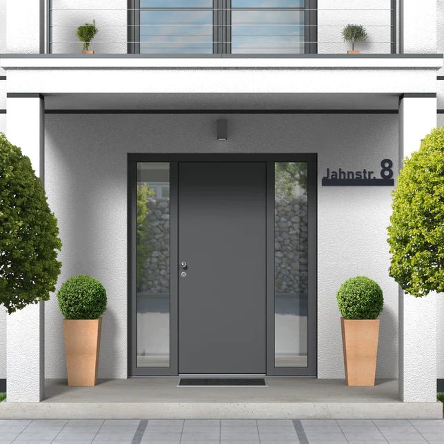 Hausnummer H1 aus Edelstahl, pulverbeschichtet, mit Straßennamen - GÜRTLER.shop