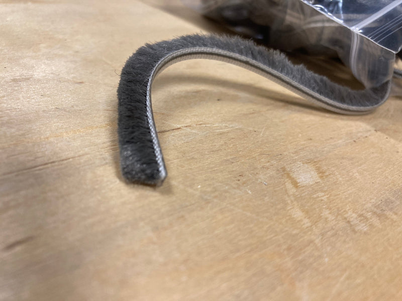 Rollladen-Bürste zum Kleben in Führungsschienen 4mm - GÜRTLER.shop